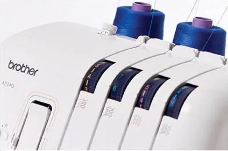 Brother 4234D Overlock Nähmaschine für präzise Versäuberung