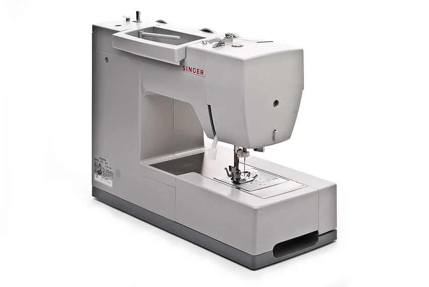 SINGER Heavy Duty 4423 robuste Hochgeschwindigkeitsnähmaschine