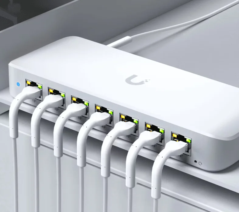 Ubiquiti UniFi Switch Ultra 210W 16-Port Gigabit PoE Netzwerk-Switch